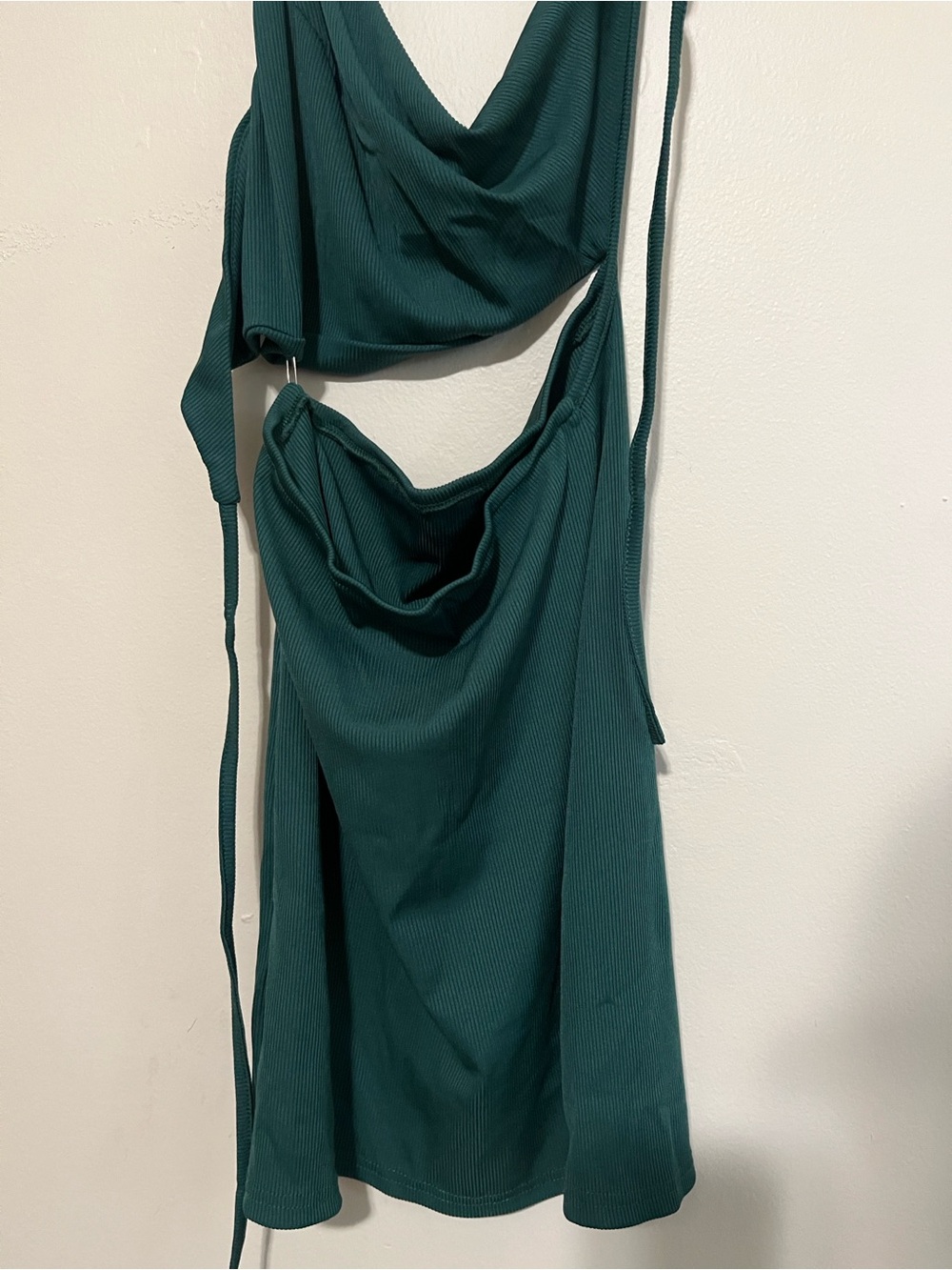 Emerald Green Off The Shoulder Back Tie Ribbed Neck Dress